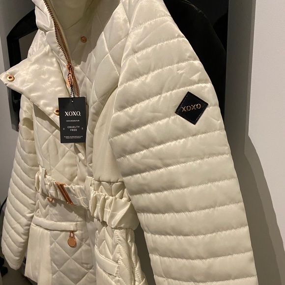 Beige Coat - Picture 3 of 4